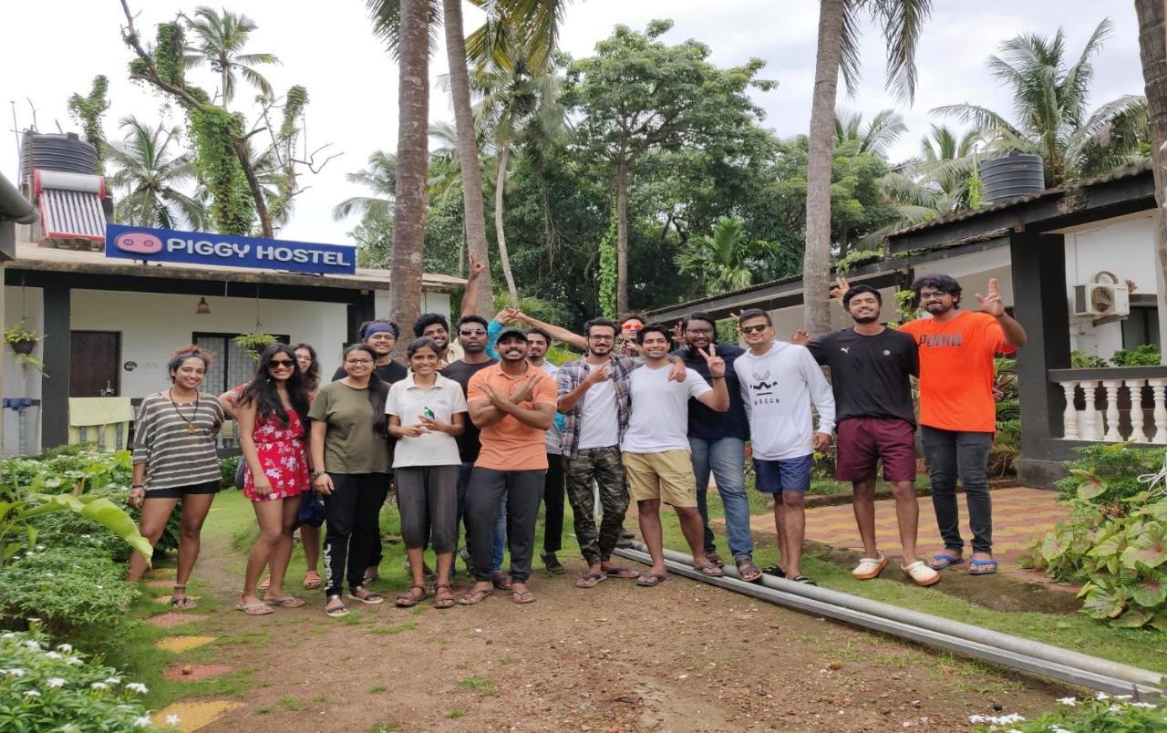 Piggy Calangute By Urban Nomads - Dorms & Pvt Rooms Exterior photo